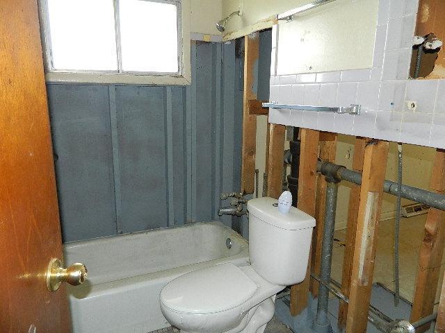 13908 South Reeves Road Robbins, IL 60472 - Photo 9 of 22 Gallery Image 9