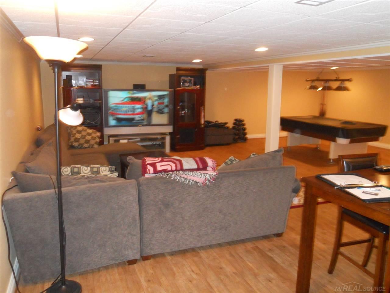 723 Canterbury Road Grosse Pointe Woods, MI 48236 - Photo 25 of 30