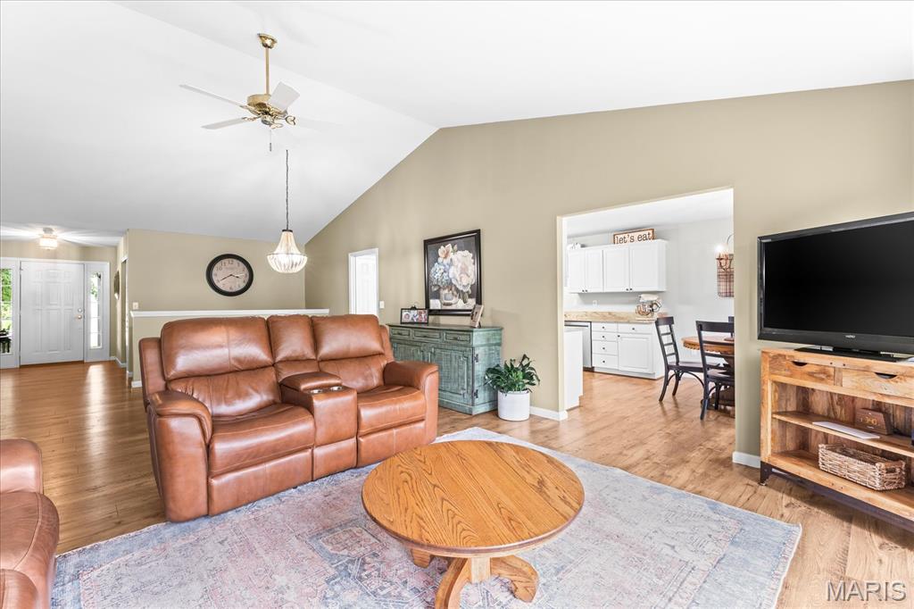 7420 Timberpoint Court Fairview Heights, IL 62208 - Photo 5 of 42
