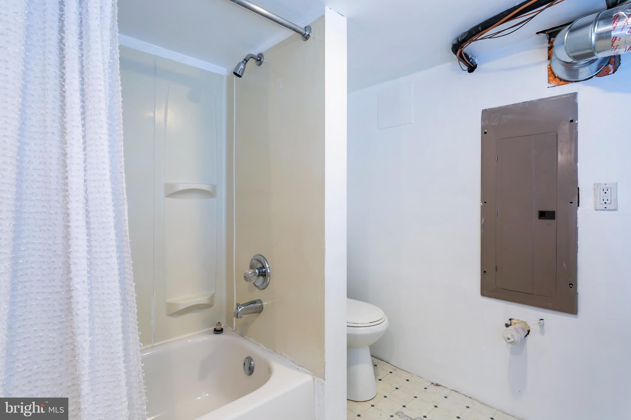 1325 Cooksie Street Baltimore, MD 21230 - Photo 16 of 19 Basement level full bathroom