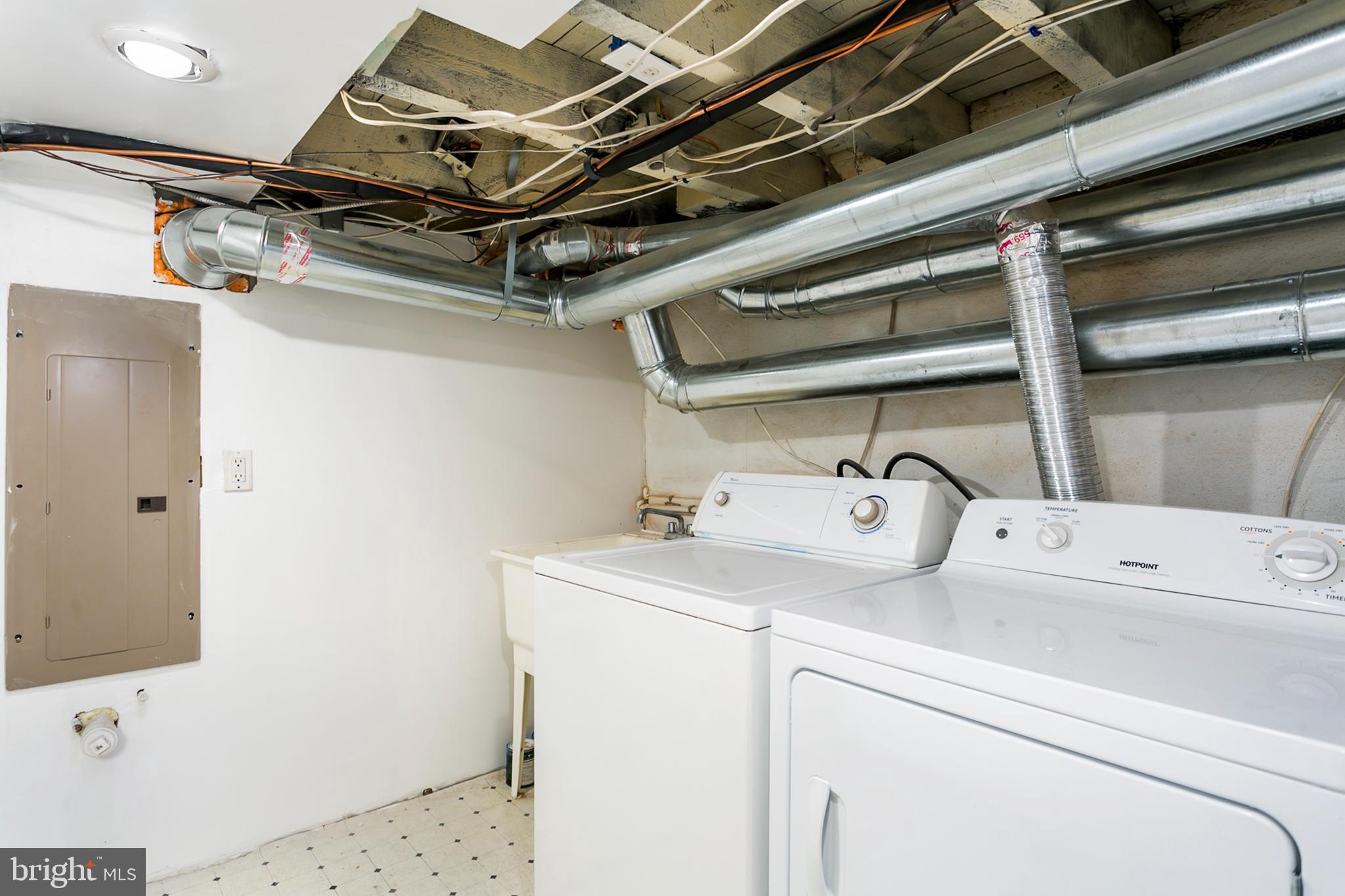 1325 Cooksie Street Baltimore, MD 21230 - Photo 17 of 19 Laundry area