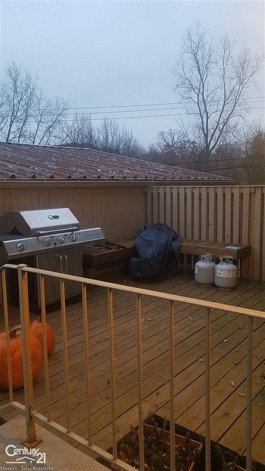 737 Oak Brook Ridge Drive Rochester, MI 48307 - Photo 8 of 34 31335780-7.JPG