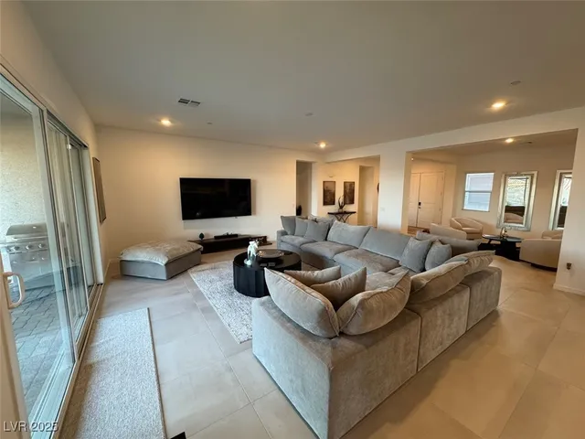 $5,950 | 10851 Mila Lndg Avenue, Las Vegas, NV 89166