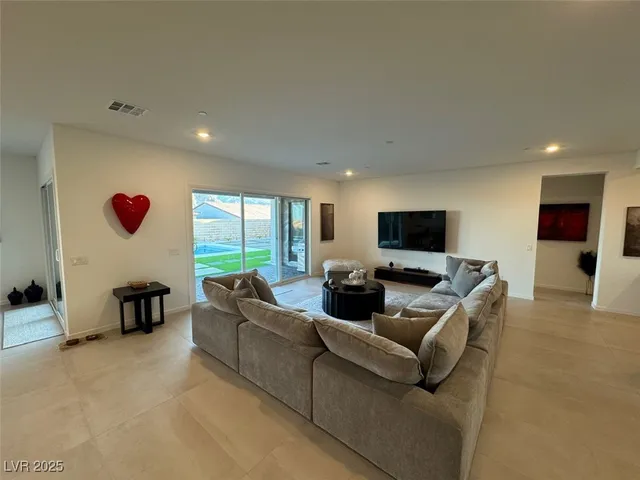 $5,950 | 10851 Mila Lndg Avenue, Las Vegas, NV 89166