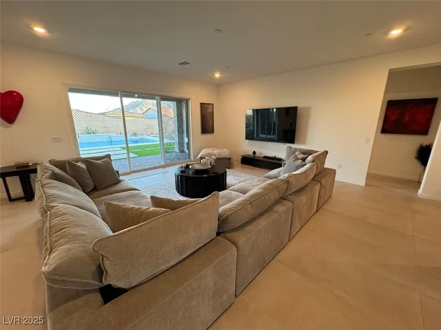 $5,950 | 10851 Mila Lndg Avenue, Las Vegas, NV 89166