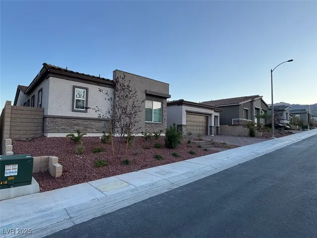 $5,950 | 10851 Mila Lndg Avenue, Las Vegas, NV 89166