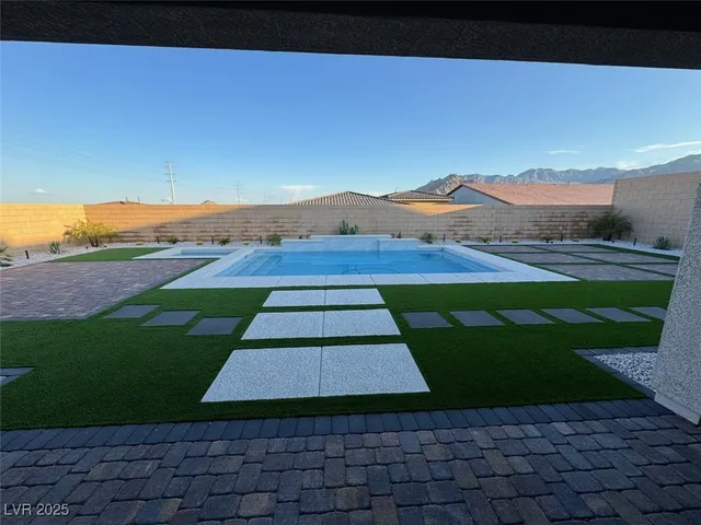 $5,950 | 10851 Mila Lndg Avenue, Las Vegas, NV 89166