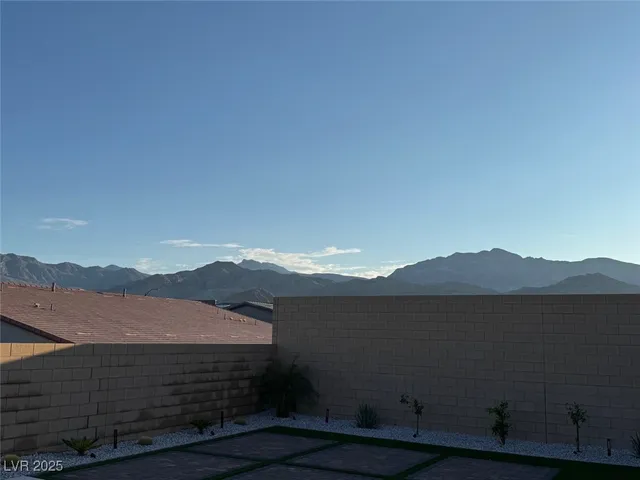 $5,950 | 10851 Mila Lndg Avenue, Las Vegas, NV 89166