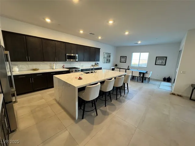 $5,950 | 10851 Mila Lndg Avenue, Las Vegas, NV 89166