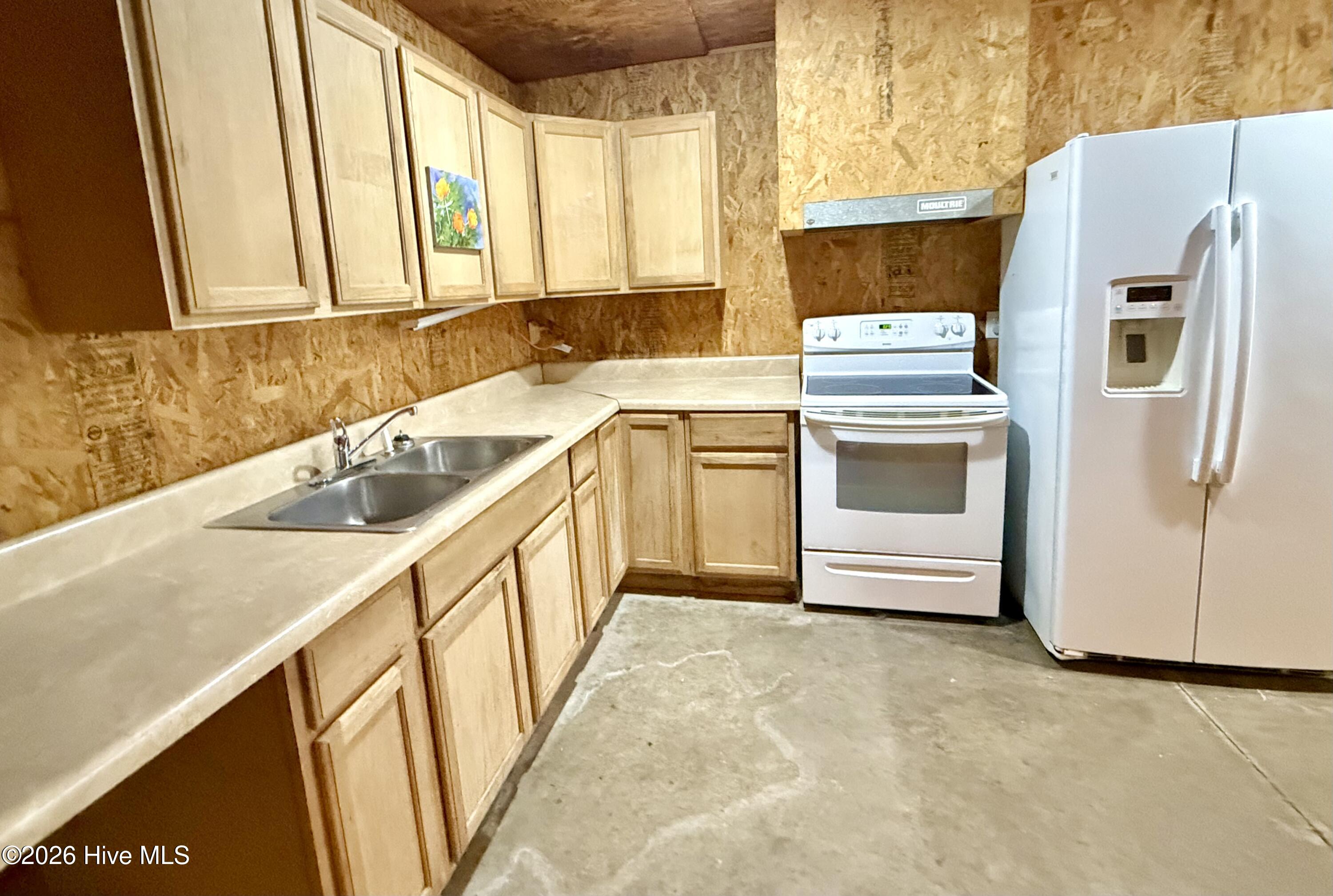 2898 Wallace Family Road Kinston, NC 28501 - Photo 23 of 58 Kitchenette in workshop