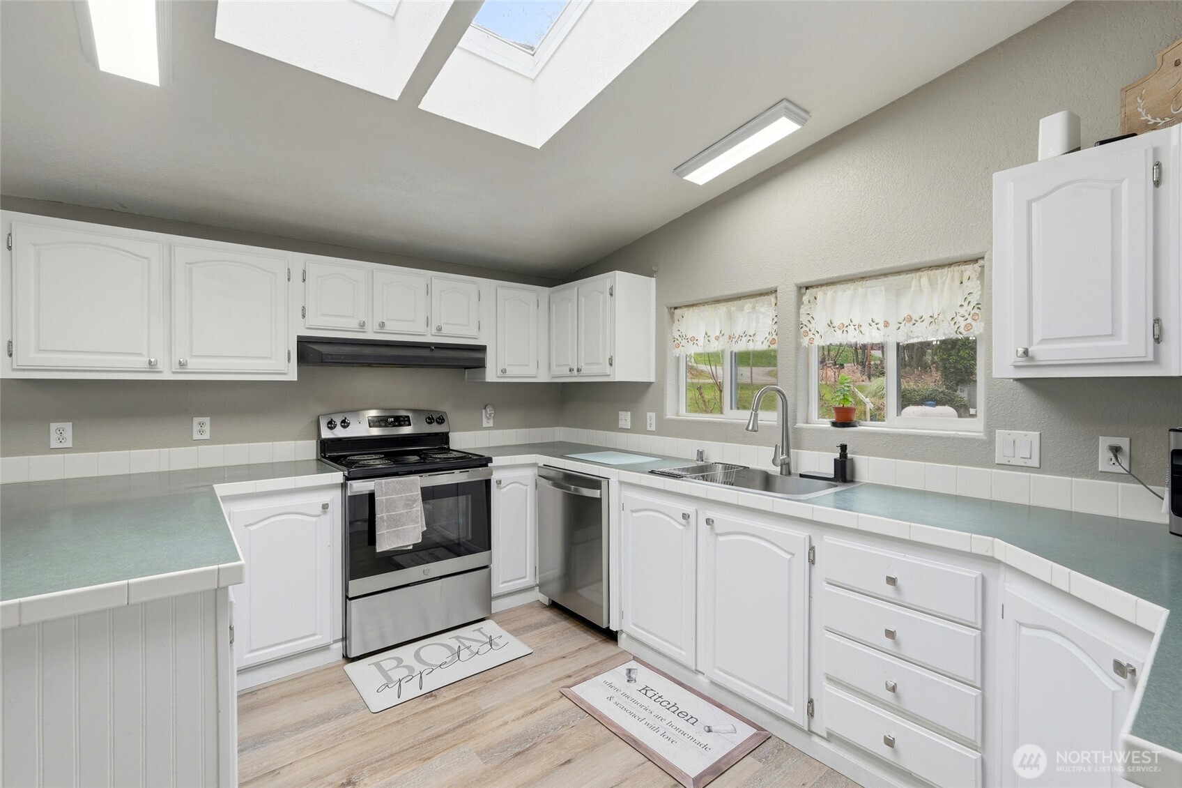 27613 Grandview Road Arlington, WA 98223 - Photo 12 of 30