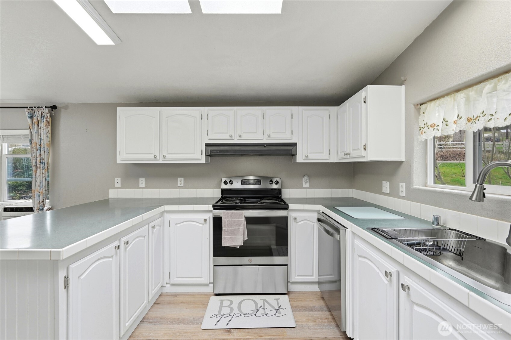27613 Grandview Road Arlington, WA 98223 - Photo 13 of 30