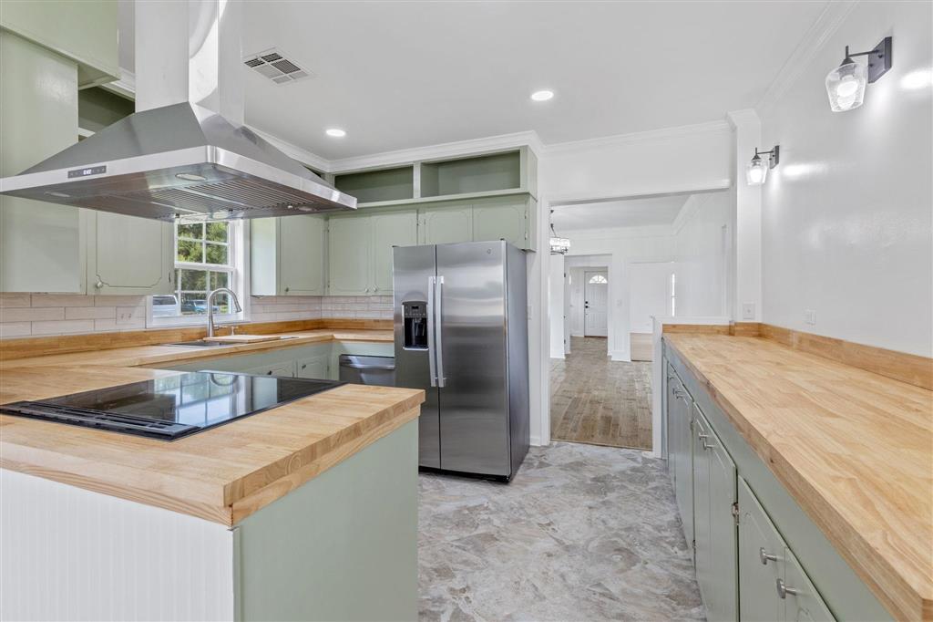 219 Clara Street Jennings, LA 70546 - Photo 5 of 24