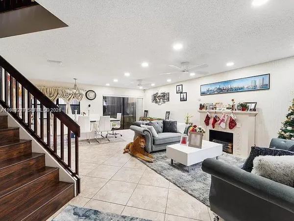 $4,100 | 1431 Southwest 87th Way, Pembroke Pines, FL 33025