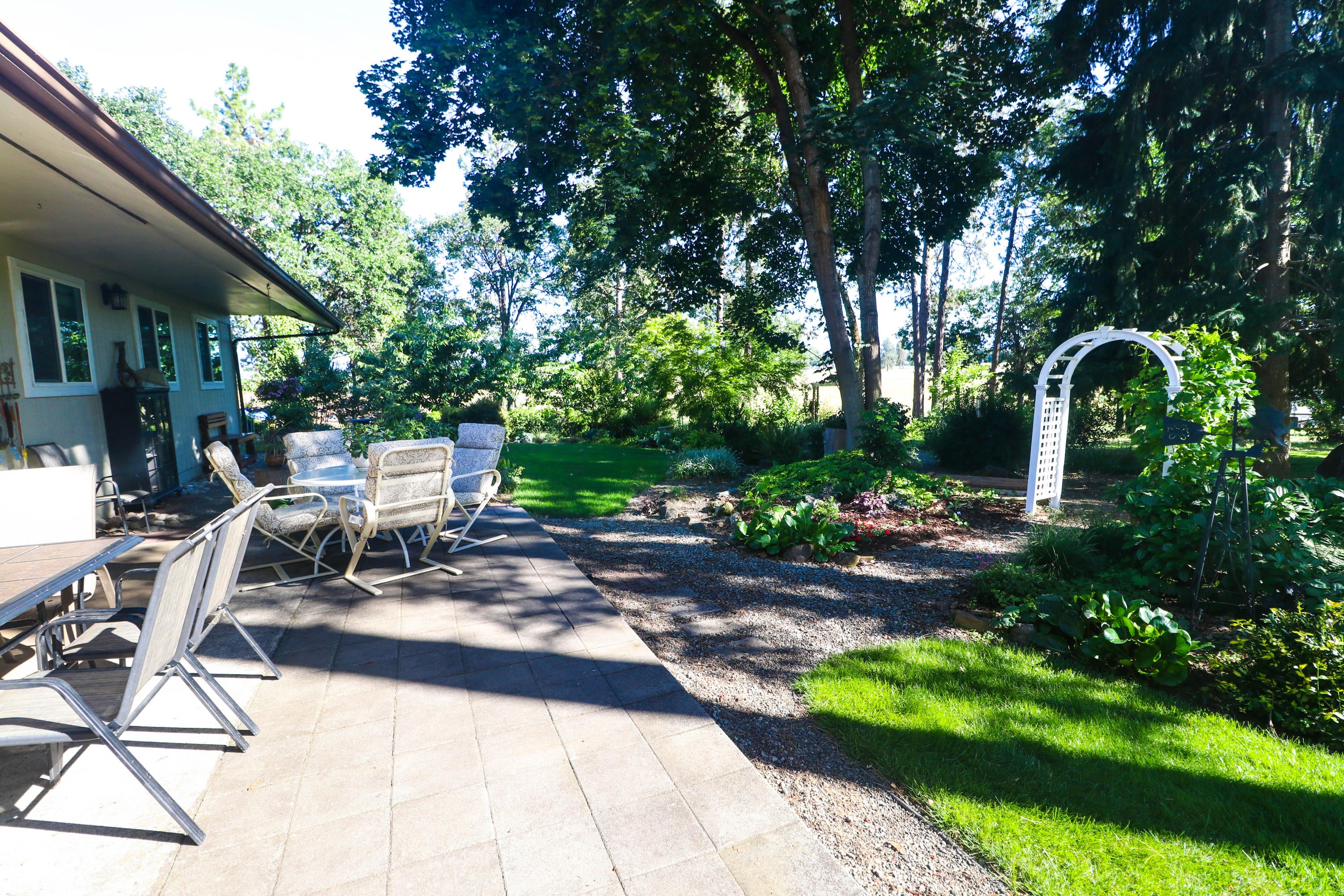 711 Gibbon Road Central Point, OR 97502 - Photo 28 of 30 711 Gibbon Road (25 of 26)