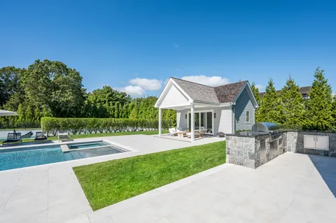 148 Head Of Pond Road, Water Mill, NY 11976