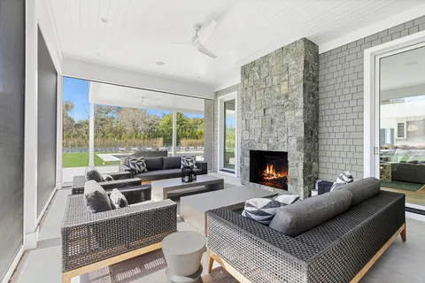 148 Head Of Pond Road, Water Mill, NY 11976