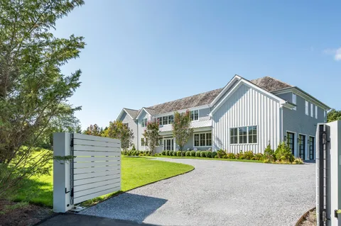 148 Head Of Pond Road, Water Mill, NY 11976