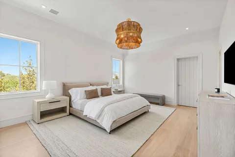 148 Head Of Pond Road, Water Mill, NY 11976