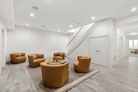 148 Head Of Pond Road, Water Mill, NY 11976