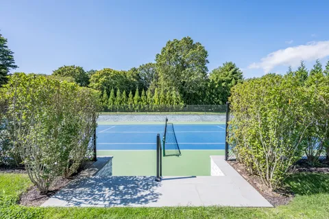 148 Head Of Pond Road, Water Mill, NY 11976