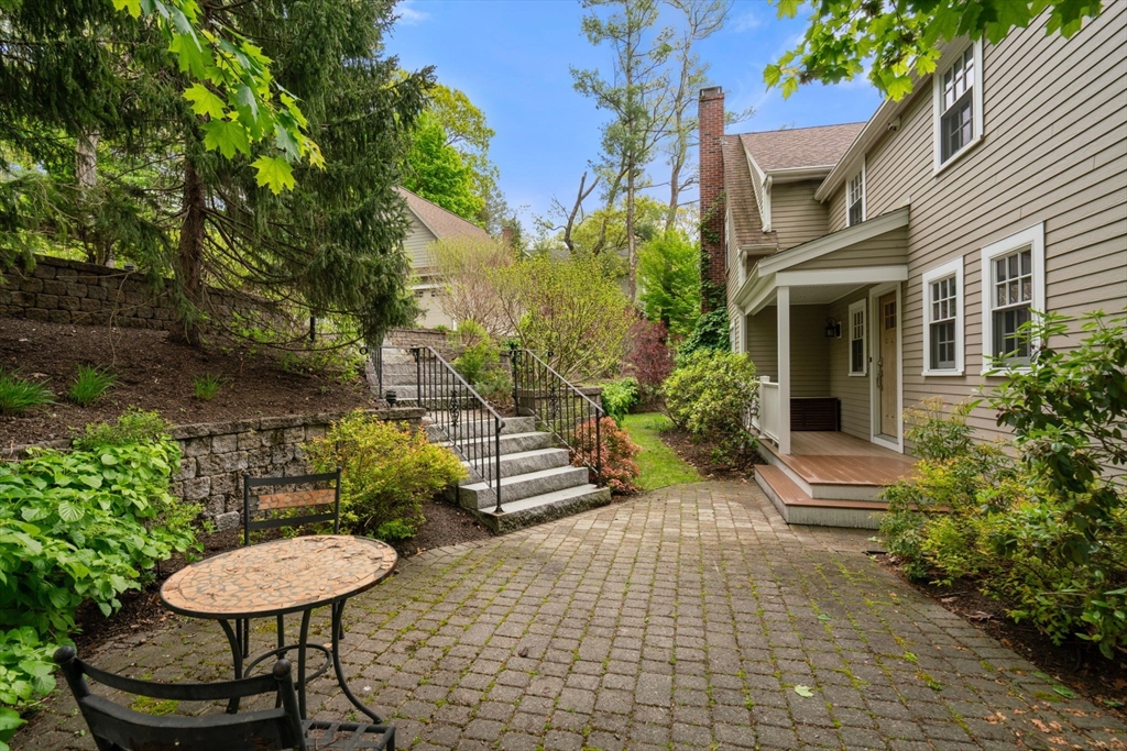 83 Wachusett Road Needham, MA 02492 - Photo 4 of 23