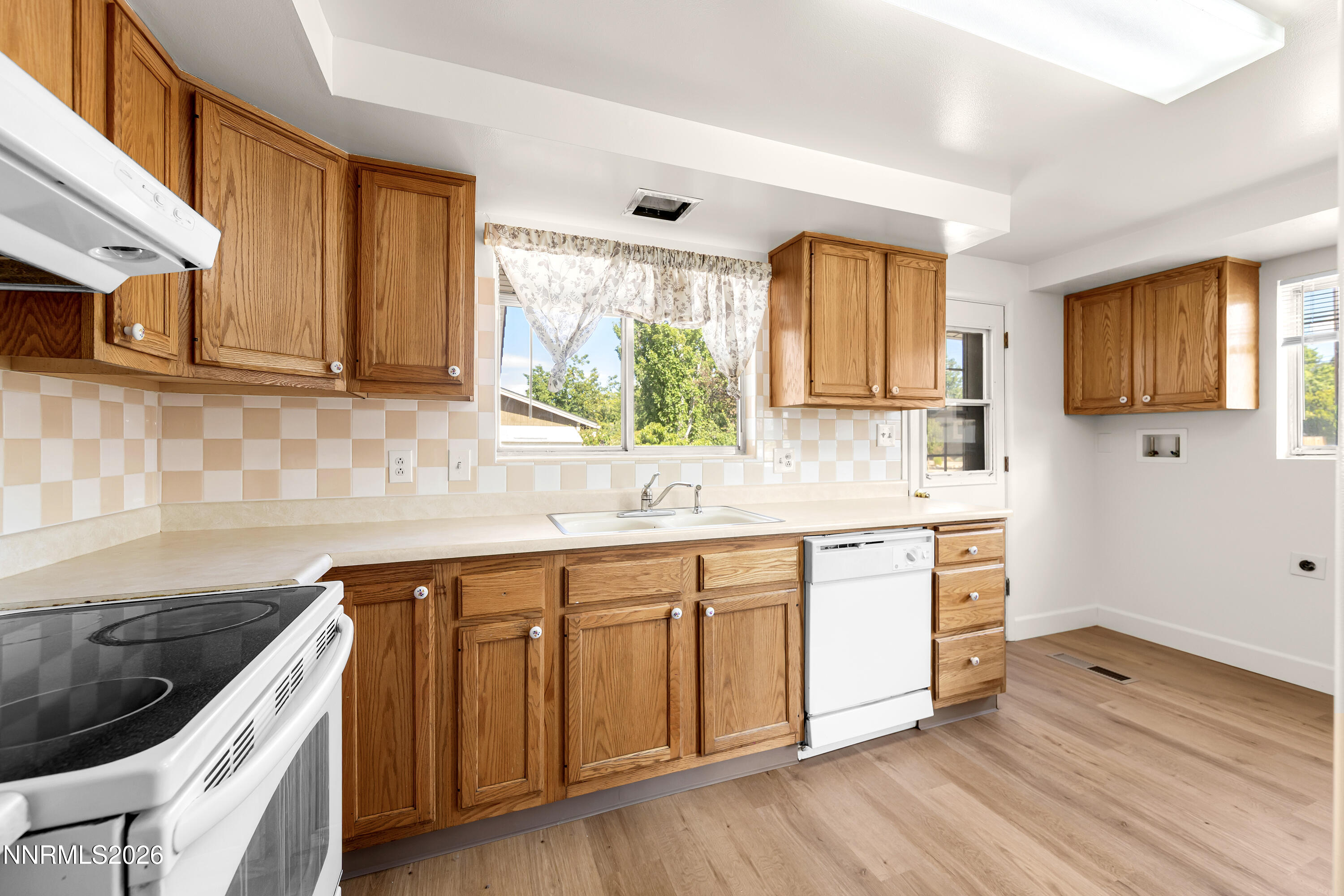 2501 Trentham Way Reno, NV 89509 - Photo 11 of 36 Trentham2501-018