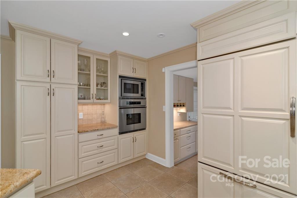 9 Forest Road Biltmore Forest, NC 28803 - Photo 11 of 36