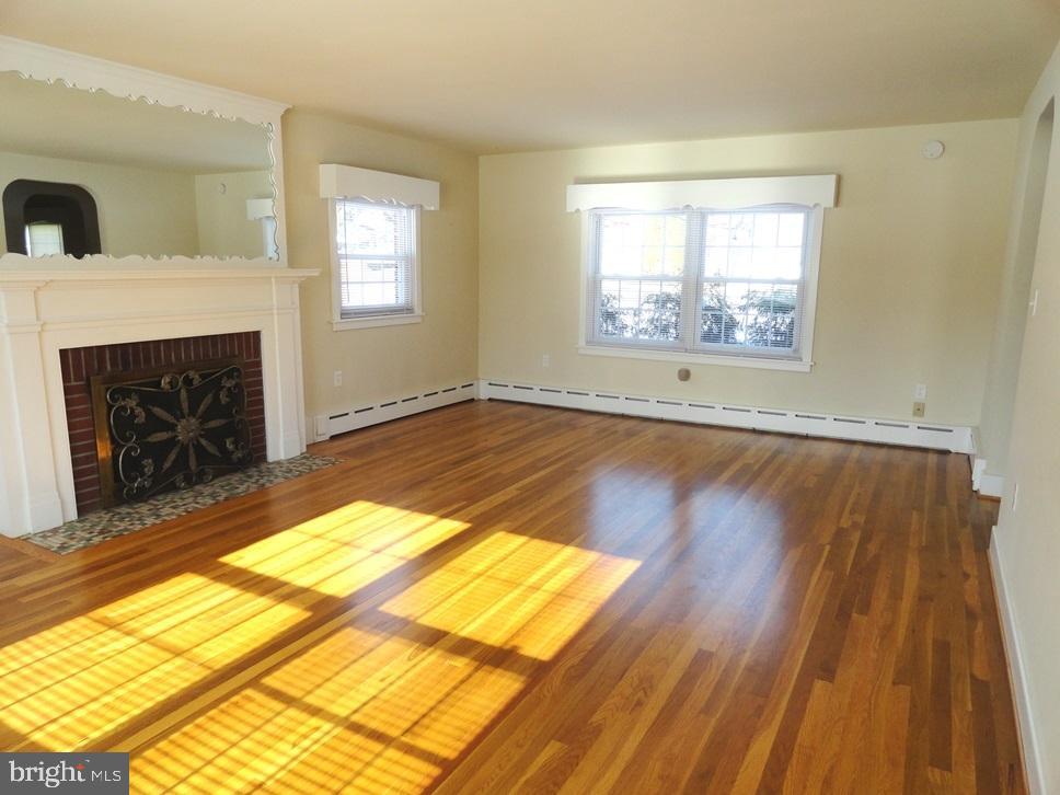 346 East Roseville Road Lancaster, PA 17601 - Photo 4 of 28 Gallery Image 4