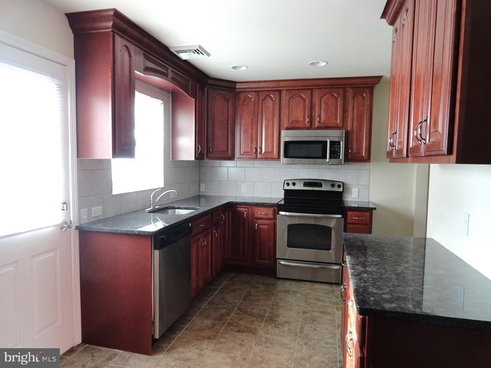 346 East Roseville Road Lancaster, PA 17601 - Photo 9 of 28 Gallery Image 9