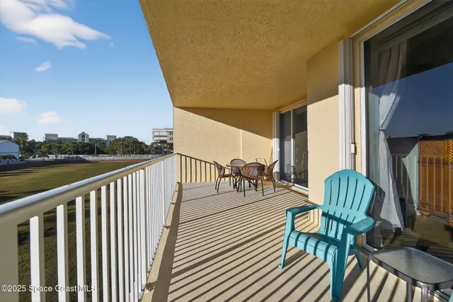 a view of a livingroom with furniture
