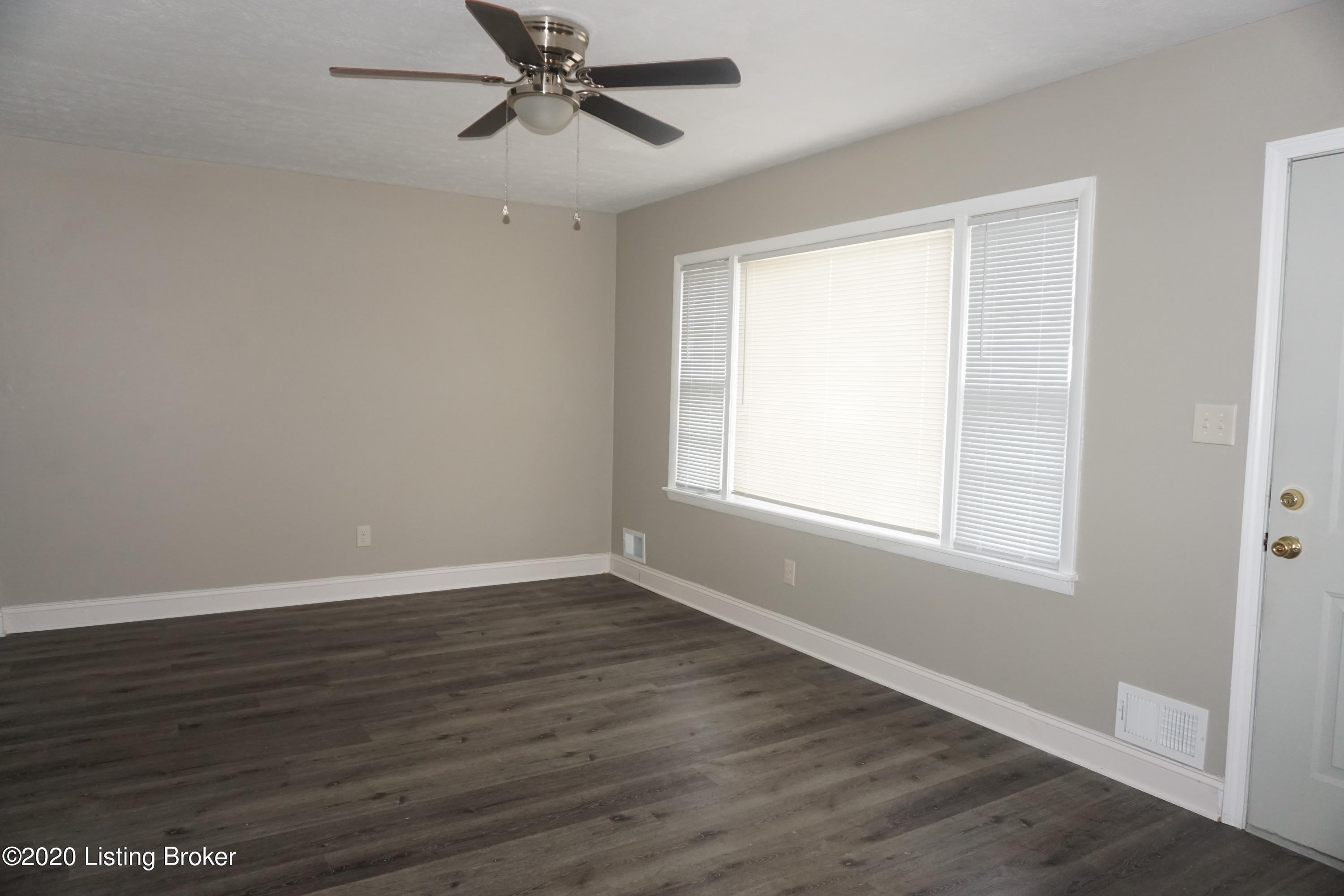 5500 Maryman Road Louisville, KY 40258 - Photo 4 of 18 DSC03159