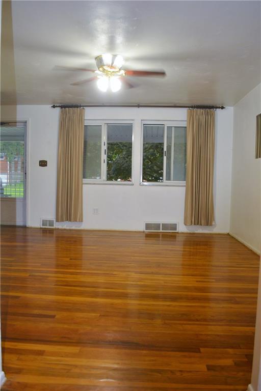 623 Snowball Road Monroeville, PA 15146 - Photo 8 of 23 LIVING ROOM