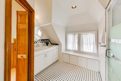 $1,250,000 | 245 North Kenilworth Avenue, Oak Park, IL 60302