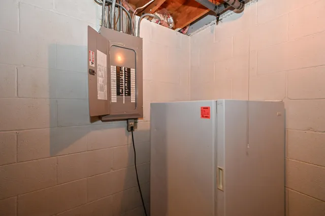 $359,900 | 1636 West Fairfield Court, Glendale, WI 53209