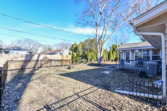 $359,900 | 1636 West Fairfield Court, Glendale, WI 53209