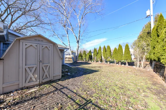 $359,900 | 1636 West Fairfield Court, Glendale, WI 53209