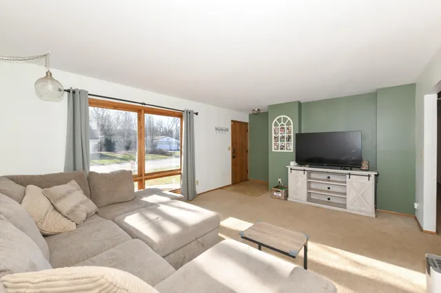 $359,900 | 1636 West Fairfield Court, Glendale, WI 53209