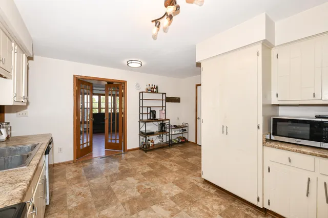 $359,900 | 1636 West Fairfield Court, Glendale, WI 53209