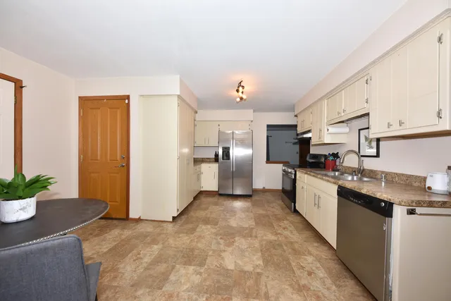 $350,000 | 1636 West Fairfield Court, Glendale, WI 53209