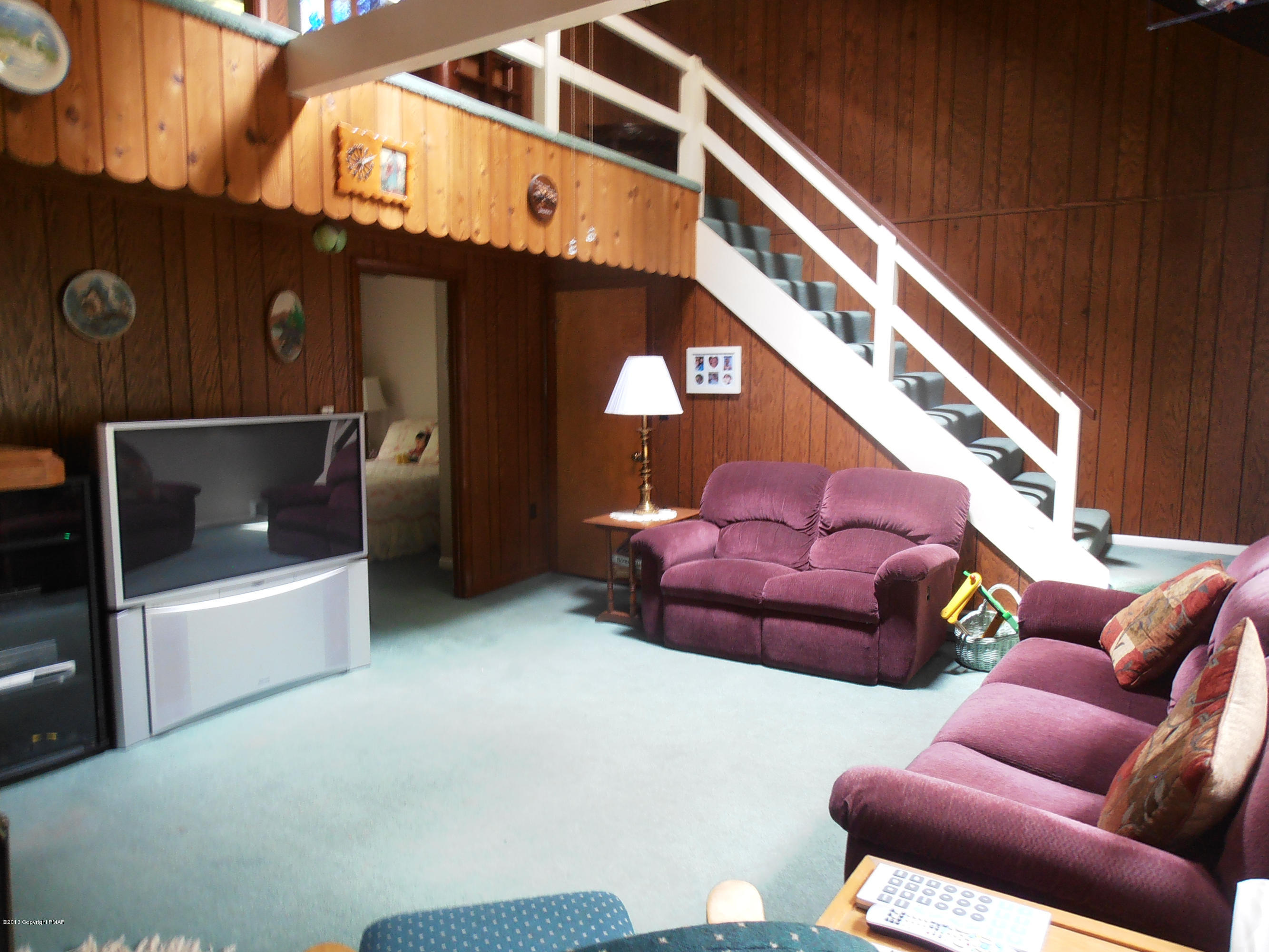 2181 Eagle Path Bushkill, PA 18324 - Photo 4 of 18 livingroom area