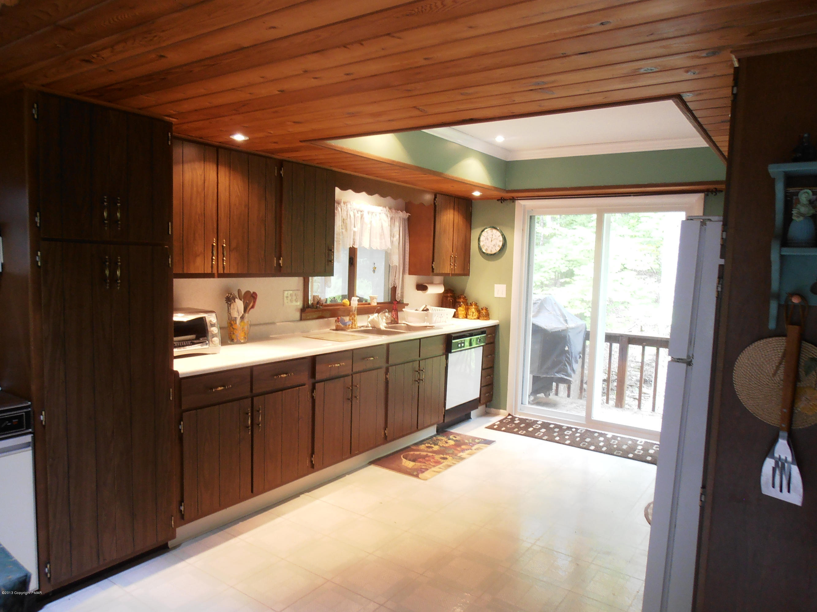 2181 Eagle Path Bushkill, PA 18324 - Photo 8 of 18 kitchen area