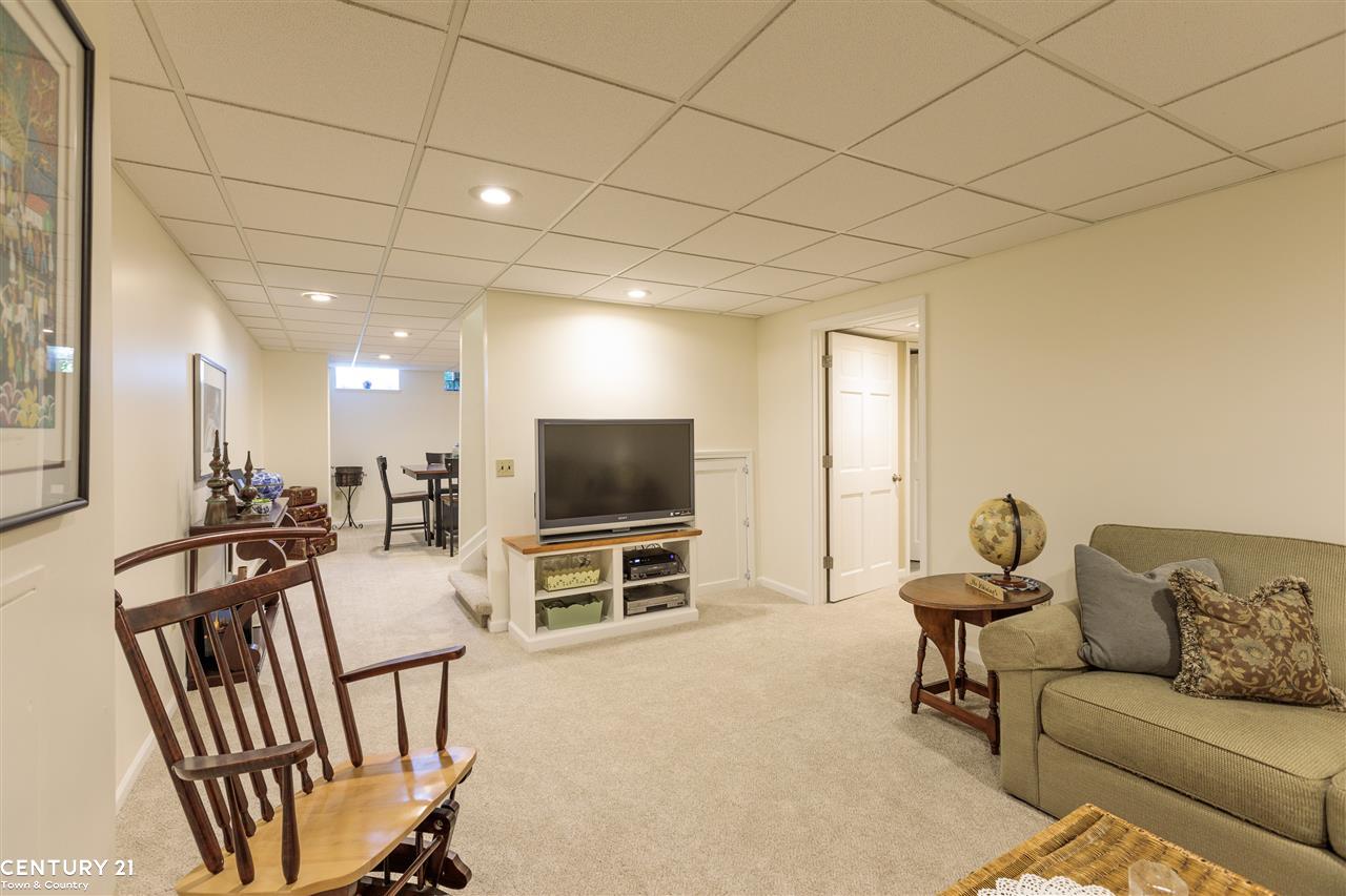 1325 Royal Crescent Street Rochester Hills, MI 48306 - Photo 17 of 40