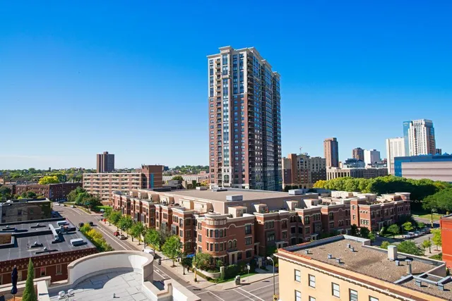 $2,395 | 500 East Grant Street, Unit 2207, Minneapolis, MN 55404