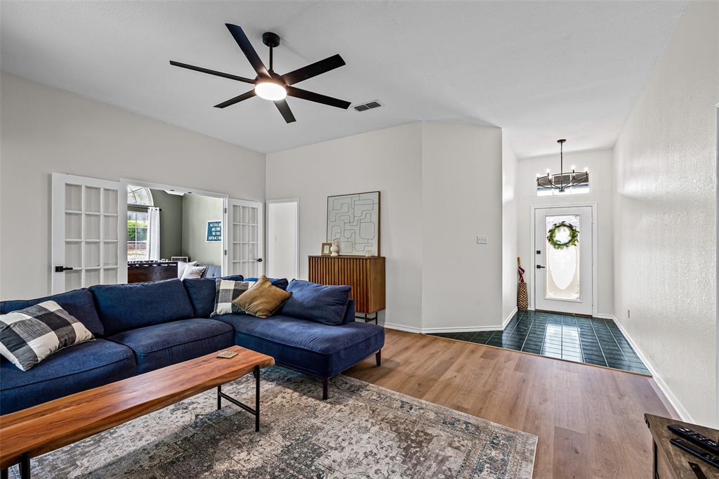 1526 Shadow Run Weatherford, TX 76086 - Photo 6 of 40