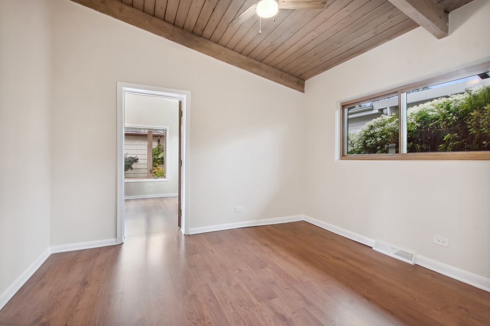 7515 East Prairie Road Skokie, IL 60076 - Photo 20 of 28 Gallery Image 20