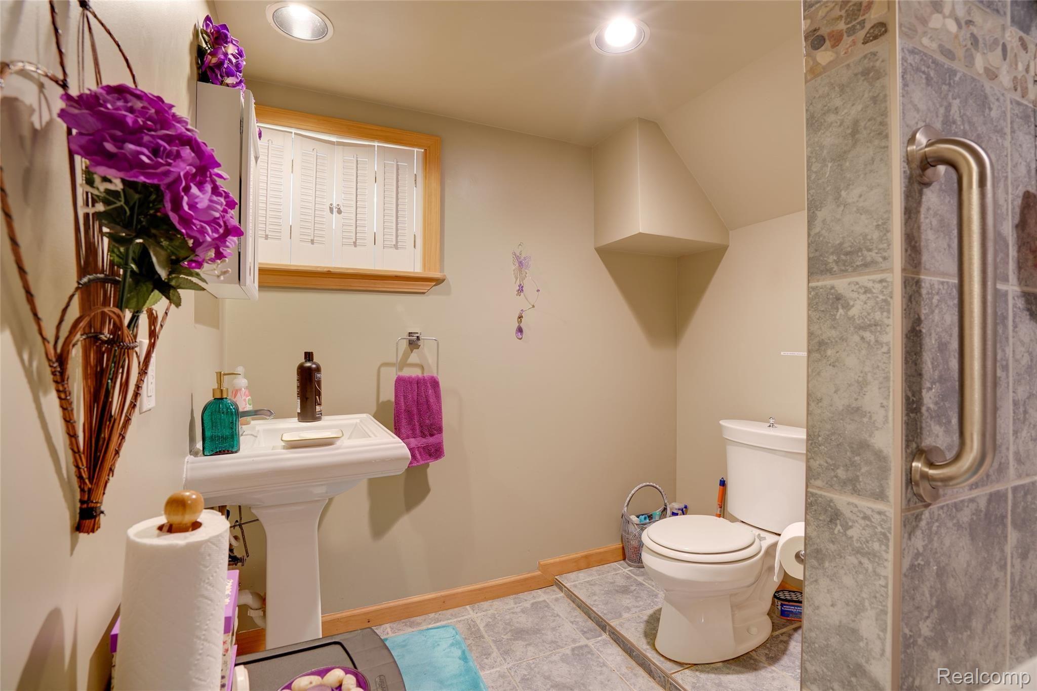 1833 Hawthorne Road Grosse Pointe, MI 48236 - Photo 21 of 24 GP-21.jpg