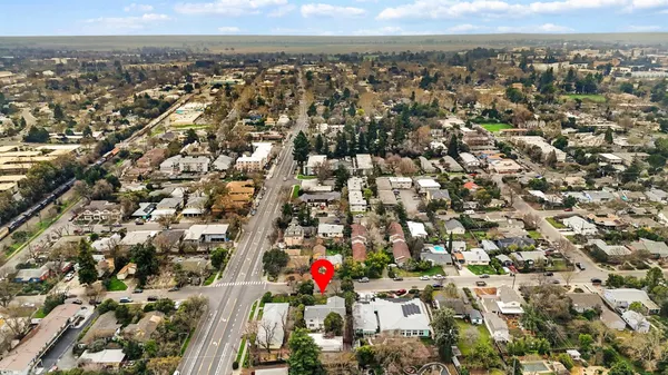 $1,100,000 | 615 11th Street, Davis, CA 95616