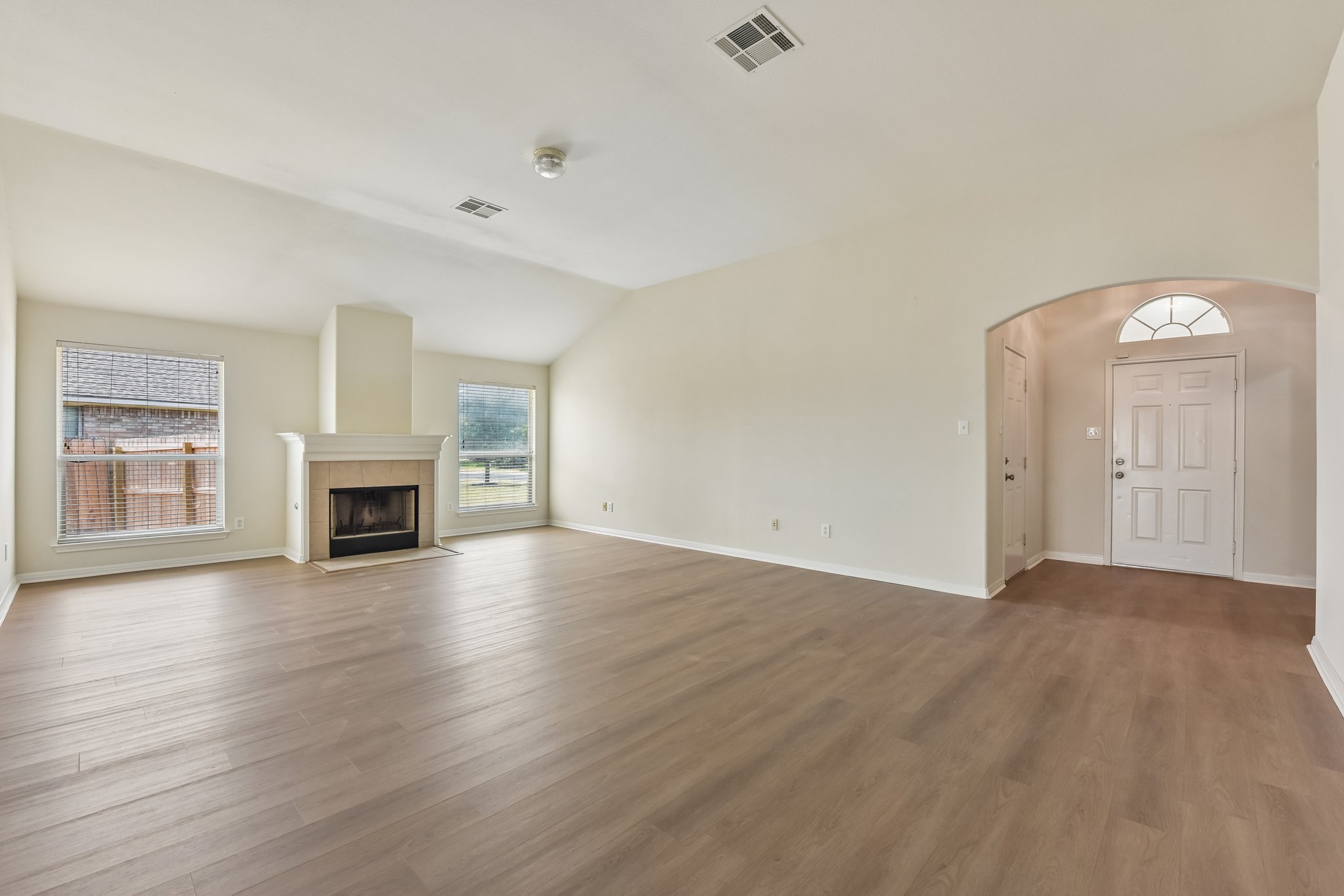 11809 Dunfries Lane Austin, TX 78754 - Photo 6 of 34
