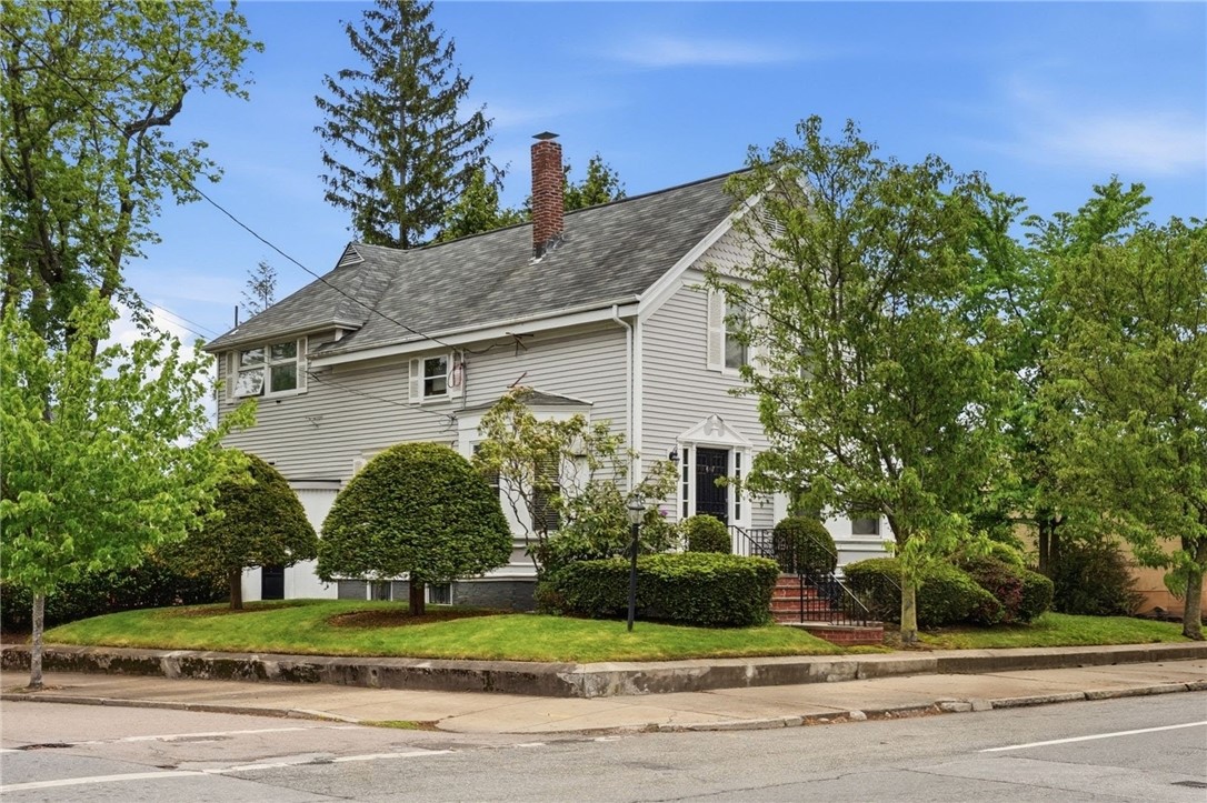 407 Smithfield Avenue Pawtucket, RI 02860 - Photo 2 of 49